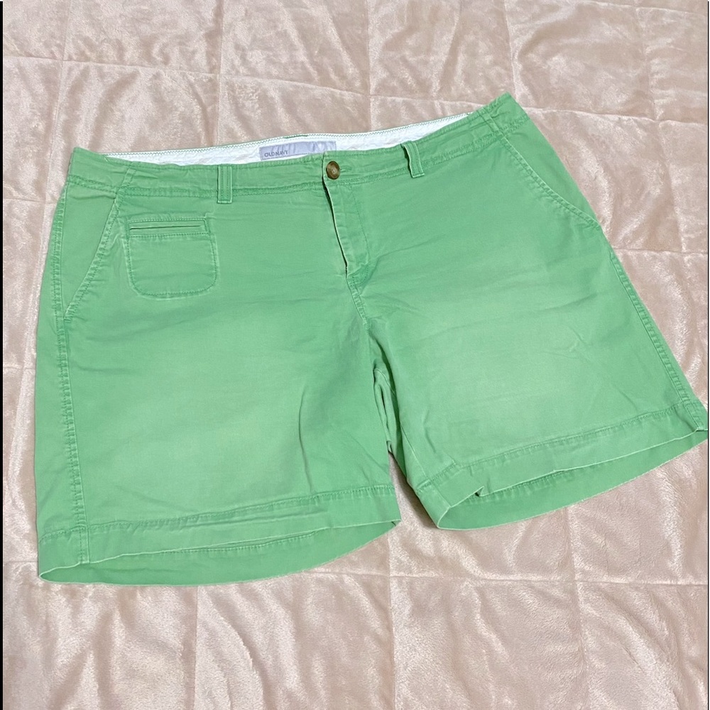 Old Navy size 16 low rise shorts